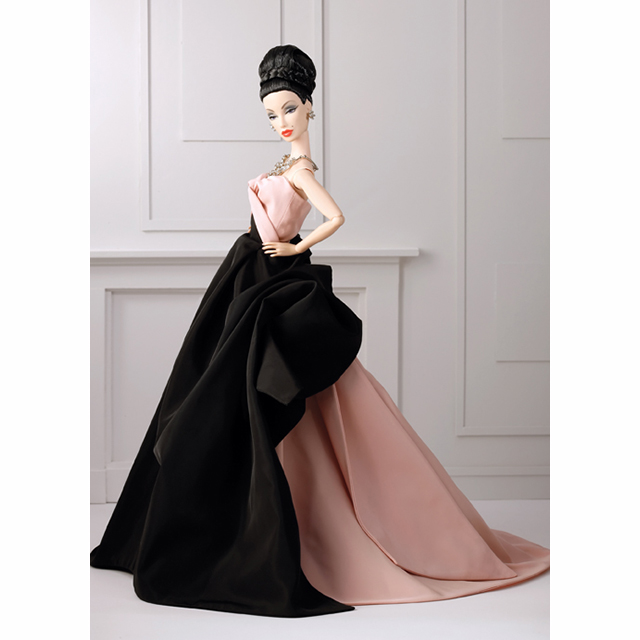 93000 FR Monogram Magnificient Dressed Doll FRモノグラム　「マグニフィセント」 2011